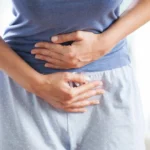 gewölbter unterbauch frau