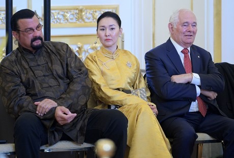 steven seagal ehepartnerin