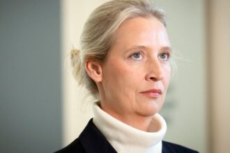 was ist mit dem rechten ohr von alice weidel