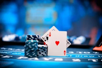 Ultimativer Leitfaden zum Hypixel SkyBlock Stats Viewer für Spieler Hypixel SkyBlock hat sich zu einem der beliebtesten Spielmodi auf dem Hypixel-Server entwickelt und zieht täglich Tausende von Spielern an. Um in diesem komplexen Spiel erfolgreich zu sein, benötigen Spieler präzise Informationen über ihre Fortschritte, Ausrüstung und Fähigkeiten. Ein Stats Viewer ist dabei ein unverzichtbares Werkzeug, das detaillierte Einblicke in die eigene Spielleistung ermöglicht und strategische Entscheidungen erleichtert. Was ist ein Stats Viewer und warum ist er wichtig Ein SkyBlock Stats Viewer funktioniert als umfassendes Analyse-Tool, das auf die Hypixel-API zugreift und Spielerdaten in übersichtlicher Form darstellt. Diese Tools sammeln Informationen über Skilllevel, Sammlungen, Münzen, Dungeons-Fortschritt und vieles mehr. Der wesentliche Vorteil liegt in der schnellen Verfügbarkeit von Statistiken, die im Spiel selbst nur mühsam zusammengetragen werden müssten. Die Bedeutung eines solchen Viewers zeigt sich besonders beim Handeln mit anderen Spielern. Wenn Sie beispielsweise einen neuen Teammitglied für Dungeons suchen, können Sie dessen Erfahrung und Ausrüstung vorab überprüfen. Ebenso hilft es bei der Selbstoptimierung Ihrer Spielstrategie, indem Sie schwache Bereiche identifizieren und gezielt verbessern können. Viele erfahrene Spieler nutzen diese Daten, um ihre Effizienz zu maximieren und sich mit anderen zu vergleichen. Moderne Stats Viewer bieten zusätzliche Funktionen wie historische Datenanalysen, die zeigen, wie sich Ihre Werte über Wochen und Monate entwickelt haben. Diese langfristige Perspektive ermöglicht es, Trends zu erkennen und Ihre Spielweise entsprechend anzupassen. Besonders für ambitionierte Spieler, die in Ranglisten aufsteigen möchten, sind diese Informationen von unschätzbarem Wert. Die besten Features moderner SkyBlock Viewer Zeitgemäße Hypixel Stats Viewer bieten weit mehr als nur einfache Zahlen. Sie präsentieren komplexe Daten in intuitiven Benutzeroberflächen, die sowohl für Anfänger als auch für Profis geeignet sind. Zu den wichtigsten Funktionen gehören detaillierte Skill-Übersichten, die zeigen, wie nah Sie dem nächsten Level sind und welche Boni Sie dabei erwarten können. Für Unterhaltung zwischendurch gibt es übrigens auch Angebote wie Online Casino Österreich, falls Sie eine Pause vom intensiven Grinding benötigen. Die Inventar-Analyse ist ein weiteres Highlight. Sie ermöglicht es, alle Items eines Spielers einzusehen, inklusive Verzauberungen, Reforges und Modifikationen. Diese Transparenz ist besonders beim Trading wichtig, da Sie den tatsächlichen Wert von Gegenständen besser einschätzen können. Einige Viewer berechnen sogar automatisch den geschätzten Nettovermögenswert eines Profils, indem sie alle Assets zusammenzählen. Folgende Kernfunktionen sollte ein qualitativ hochwertiger Stats Viewer bieten: Echtzeit-Aktualisierung der Spielerdaten über die Hypixel-API Detaillierte Dungeons-Statistiken mit Klassenlevels und Erfolgsraten Sammlungsübersicht mit Fortschrittsbalken für jede Ressource Minions-Tracker zur Optimierung der passiven Einkommensquellen Pet-Datenbank mit Seltenheit und Level-Informationen Fairy Souls Tracker zur Überprüfung fehlender Seelen Die Dungeons-Analyse verdient besondere Aufmerksamkeit. Sie zeigt nicht nur Ihre Klassenlevels, sondern auch durchschnittliche Clear-Zeiten, Tode pro Run und die am häufigsten verwendeten Ausrüstungsgegenstände. Diese Metriken helfen dabei, ineffiziente Strategien zu identifizieren und gezielt an Schwachstellen zu arbeiten. Erfahrene Spieler nutzen diese Daten, um ihre Performance in Echtzeit zu verbessern und sich für schwierigere Floors zu qualifizieren. So wählen Sie den richtigen Viewer aus Bei der Auswahl eines geeigneten Stats Viewers sollten mehrere Faktoren berücksichtigt werden. Die Benutzerfreundlichkeit steht an erster Stelle – ein überladenes Interface kann selbst die besten Daten unbrauchbar machen. Achten Sie auf eine klare Strukturierung, intuitive Navigation und responsive Designs, die auch auf mobilen Geräten funktionieren. Viele Spieler greifen unterwegs auf ihre Statistiken zu, weshalb eine mobile Optimierung nicht unterschätzt werden sollte. Die Aktualität der Daten ist ein weiteres entscheidendes Kriterium. Einige Viewer aktualisieren ihre Informationen nur sporadisch, während andere nahezu in Echtzeit arbeiten. Für aktive Spieler, die ihre Fortschritte unmittelbar nachverfolgen möchten, ist ein schnelles Refresh-Intervall essenziell. Überprüfen Sie auch, ob der Viewer regelmäßig gewartet wird und mit den neuesten SkyBlock-Updates kompatibel bleibt. Datenschutz sollte ebenfalls eine Rolle spielen. Seriöse Viewer greifen nur auf öffentlich verfügbare API-Daten zu und verlangen keine sensiblen Informationen. Seien Sie vorsichtig bei Diensten, die nach Ihrem Minecraft-Passwort oder anderen persönlichen Details fragen. Die besten Tools funktionieren ausschließlich über Ihren öffentlichen Spielernamen oder UUID. Praktische Tipps zur optimalen Nutzung Um das Maximum aus einem Stats Viewer herauszuholen, empfiehlt es sich, regelmäßige Checks in Ihre Spielroutine zu integrieren. Überprüfen Sie beispielsweise wöchentlich Ihre Skill-Fortschritte und setzen Sie sich konkrete Ziele für die kommende Woche. Diese strukturierte Herangehensweise macht das Grinding weniger monoton und gibt Ihnen ein klares Gefühl für Ihre Entwicklung. Nutzen Sie die Vergleichsfunktionen, um sich mit Freunden oder Top-Spielern zu messen. Viele Viewer ermöglichen es, mehrere Profile nebeneinander zu stellen und direkte Vergleiche anzustellen. Dies kann motivierend wirken und neue Perspektiven auf Ihre eigene Spielweise eröffnen. Beachten Sie jedoch, dass jeder Spieler seinen eigenen Stil hat – kopieren Sie nicht blind die Strategien anderer, sondern adaptieren Sie sie an Ihre Präferenzen. Achten Sie auf die API-Schlüssel-Verwaltung. Um vollständige Daten abzurufen, benötigen Sie oft einen persönlichen API-Key von Hypixel. Dieser wird im Spiel mit dem Befehl /api new generiert und sollte vertraulich behandelt werden. Geben Sie ihn nur bei vertrauenswürdigen Diensten ein und wechseln Sie ihn regelmäßig aus Sicherheitsgründen. Abschließend lässt sich festhalten, dass ein guter Stats Viewer weit mehr ist als ein simples Statistik-Tool. Er wird zum unverzichtbaren Begleiter auf Ihrer SkyBlock-Reise und unterstützt Sie dabei, kontinuierlich besser zu werden. Mit den richtigen Informationen ausgestattet, können Sie fundierte Entscheidungen treffen und Ihre Ziele schneller erreichen.